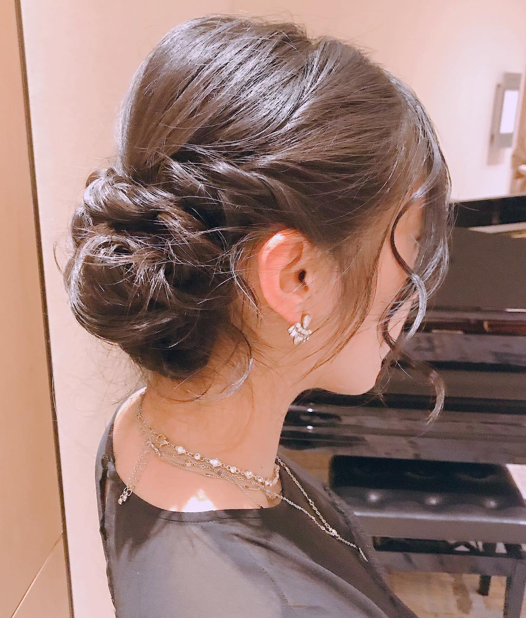 根岸愛 結婚式ということで いつもお世話になってる 美容室 Threeharajuku で ヘアセットしてもらいました 結婚式 結婚式ヘアアレンジ まとめ髪 Moe Zine 根岸愛 結婚式ということで いつもお世話になってる 美容室 Threeharajuku で ヘアセットしてもらいました 結婚式 結婚式ヘアアレンジ まとめ髪 Moe Zine