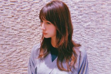 美容室いって髪トゥルントゥルン﻿
柔らかい透明感が欲しい！とお願いしました﻿
サラサラで超ハッピ〜〜﻿
美容室いった日は髪の毛の触り心地良くてずーっと触ってる←...