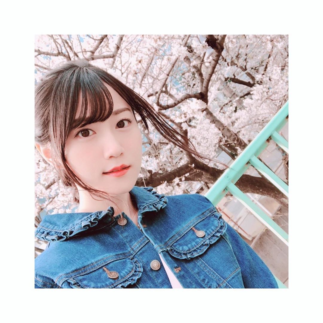 小倉唯 本日発売の 声優プリンセス さんよりオフショット 桜が満開の季節に撮影できました 小倉唯 Moe Zine