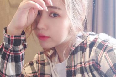 ヘアカラーが…抜けちゃった。
明るい…嫌いじゃないけど！笑
次は何色にしようかな
#selfie  #selca #셀카...