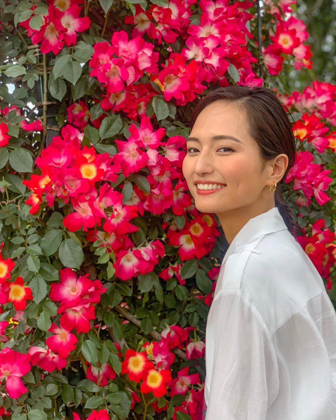 山賀琴子 弾丸栃木観光 あしかがフラワーパーク 薔薇が綺麗だった 来年は藤の花を見に来たいな 佐野ラーメンなのかな 日向屋 美味しかったです Moe Zine