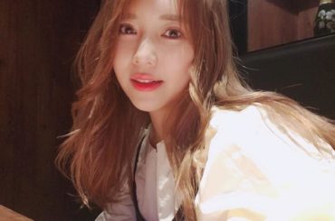 お誕生日をいろいろなとこで
色々な方にお祝いしていただいて
うれしいかぎりなんです
 @lily_brown_official のトップスは袖が大きくてかわいい...