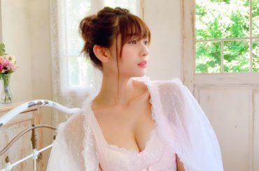 私がイメージモデルをやらせて頂いている #ふんわりルームブラ の撮影なうです﻿
ルームブラも小物も全部可愛くて幸せ〜〜！！！！！﻿
﻿
#アンジェラ芽衣 #写真...