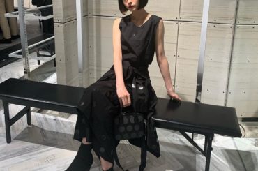 Y's BANG ON!のZENTHEのショーと
Y'sとALCANTARAのコラボショーへ。

素材やシルエットも可愛くて、オーバーサイズのコートがとても素敵...