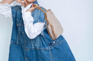 今月のViViもチェックしてねん私服企画もあるよん
そして付録のポーチも収納たくさんできて、持ち運びやすいポーチになってます！ぜひゲットしてね #vivi...