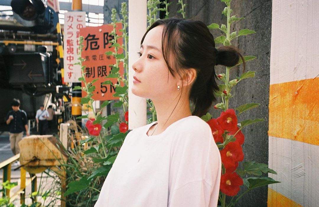 葉月ひとみ 撮ってもらったやつ 澄まし顔 Moe Zine