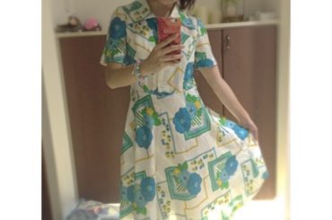 7/12 握手会私服
お気に入りのレトロワンピース
紹介しようと思ってタグ探したけど
ノンブランドの手作りワンピのようです！
サッカー生地でとっても涼しい
#古...