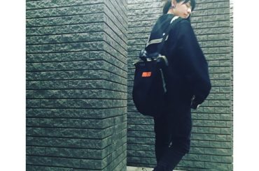 古着屋さんで見つけた
水兵さんの制服に
黒スキニーを合わせました
セーラーカラーをめくると
持ち主であっただろう水兵さんの名前が書いてあるんです☆
まだ

今日...