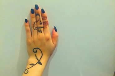 ずいぶん前に雑貨屋で手に入れていたヘナペーストを引っ張り出してきて

デザインして書いてみました
期間限定
#tattoo...