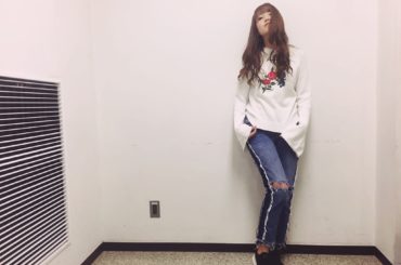 今日は、、、、
tops @moussyofficial 
#damagejeans @hm...