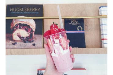 下まで苺が入ってて
合わせて何個食べたんだろう？ってゆうくらい苺が沢山あった
#ELLEcafe #スムージーボンボン #...