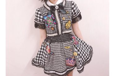 今日、着させていただいた衣装が凄く可愛かった
: @nanaowada_official 
#サムネイル #アルバム発売記念イベント #akb衣装...