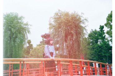 ふっと立ち止まって。
無理言ってカメラを託しました。
撮影者父。
*
*
tops→#REDYAZEL
skirt→#snidel
*
*
#川崎大師
#fil...