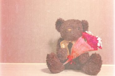 カーネーションとテディベアを
プレゼントしていた小さい頃。
照れくさいけど、いつもありがとう。
#母の日 
#mothersday #teddybear...