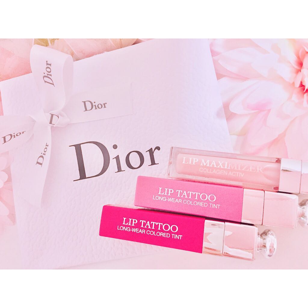 田北香世子 唇に色が無いと一気に顔の血色無いマンになるから 発色良くて落ちにくいコレは私的に最高 元々ナチュラルピンク を持ってたけど お気に入りすぎて昨日チェリーピンクも購 Moe Zine