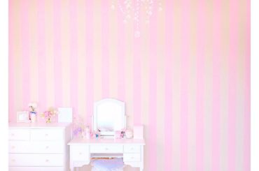 MY ROOM
.
部屋はピンクと白だよ
.
壁はママがピンク×白のボーダー柄にしたんだ♡
.
.
#myroom #pink...