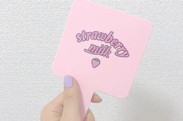 *
手鏡♡
#chuu #strawberrymilk...