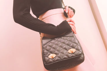 ＊
最近お気に入りでよく使っているバッグ
・
荷物少ない系女子に憧れて
お仕事がない日はなるべく
小さめのバッグを持ってます。笑
・
ちなみにこのバッグ、
中を...