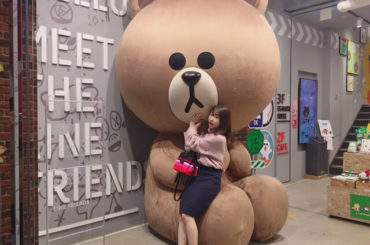 福岡帰ったときLINESHOPができててブラウンとパシャリ
ブラウンにイタズラしてみた

#小顔効果
#귀여워...