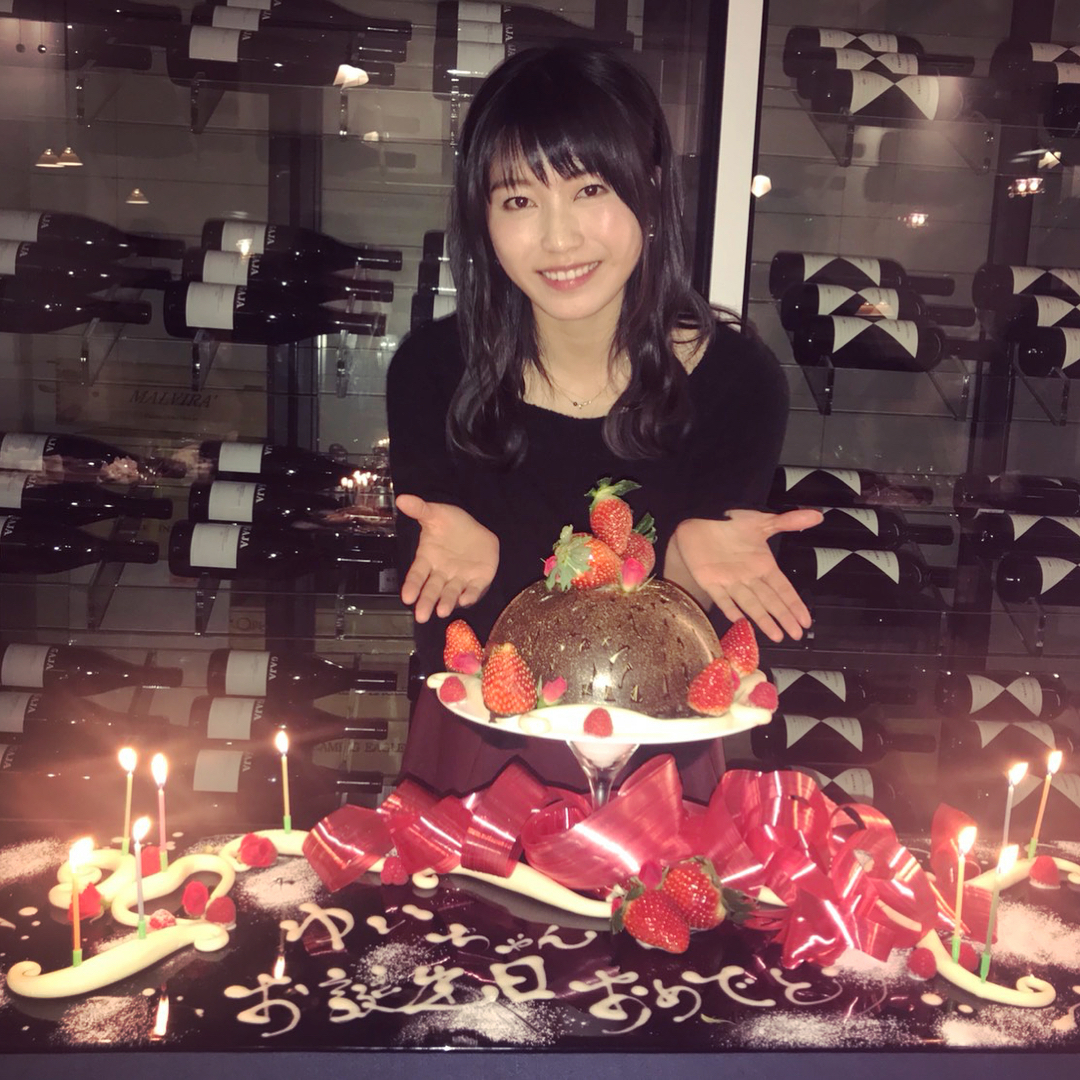 横山由依 Akb48が12周年を迎えた 12月8日に 25歳になりました たくさんのお祝いありがとうございます 幸せです 飛躍の年にできるように いろんなことに挑戦 Moe Zine
