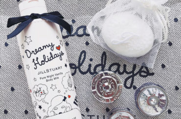 ジルスチュアートはプレゼント自分もあげちゃうけど、貰う率も高い
パッケージ可愛いしいい匂いするし、持ってるだけで女子力上がりそう
#jillstuart #コス...