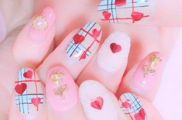 まだまだ派手目なネイルが好き
#newnails #バーバリーネイル...