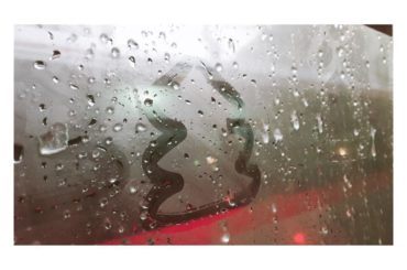 車窓にお絵描き
#やること小学生
#大雪 #足元に気をつけましょう...