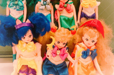 小さい頃に遊んでいたセーラームーンのお人形だよ
1番のお気に入りはセーラービーナス

It's a sailor moon doll who was playi...