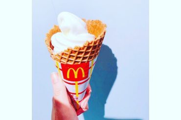 .
これインスタ映えですか？
違いますか？笑
.
マクドナルド大好き人間
#マクドナルド #ソフトクリーム...