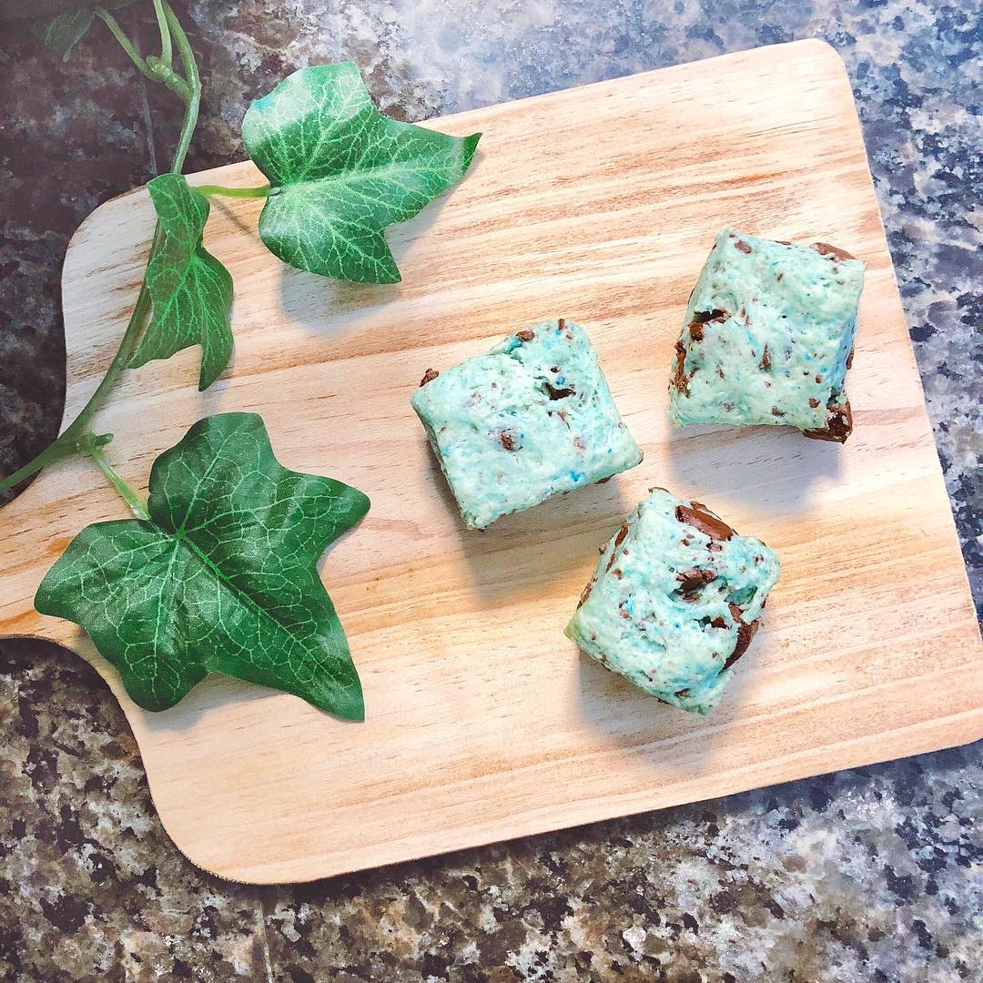 福岡聖菜 チョコミントスコーン チョコミント好きすぎて 作りました 今度は何作ろうかな チョコミント 手作りお菓子 チョコミン党 Moe Zine