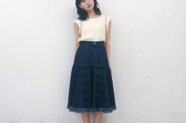 今日は大人清楚めな感じにしてみた
tops→#lilybrown 
skirt→#merryjenny 
トップスは朱里さんのお下がりで、
スカートは着まわしで...