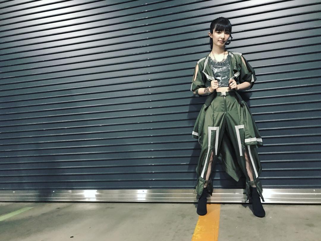 武藤十夢 Akbグループ感謝祭 ソロパートではshow Fight を披露させて頂きました 初めて出た総選挙でセンターとして頂いた大切な曲 神7になった今だからこそやる Moe Zine