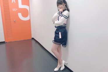 似合ってますか？
*
*
『TeacherTeacher』っぽくポーズを
決めてみたんですけど、
ニヤニヤしちゃいました！
*
*
#AKB48 #高橋朱里 さ...