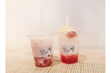 広尾『canvas tokyo』

いちごの果肉が入ったミルクのタピオカは、めちゃめちゃもちもちでした♡#まなタピ...