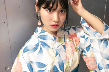 浴衣の髪飾りは、なんでもアリ！！
と雑誌を読んで学んだので
思い切ってリボンのヘアターバンつけました
レトロで華やかになるのでオススメです！髪型はまとめ髪です！...