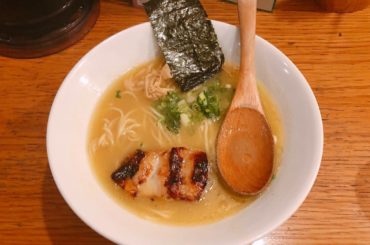 .
#鶏ポタラーメン と出会った
.
鶏と野菜からとったスープ。その濃度を3種類から選ぶことができて、今回は野菜強めの「ぽてり」を注文♪
このスープまるでポタ...