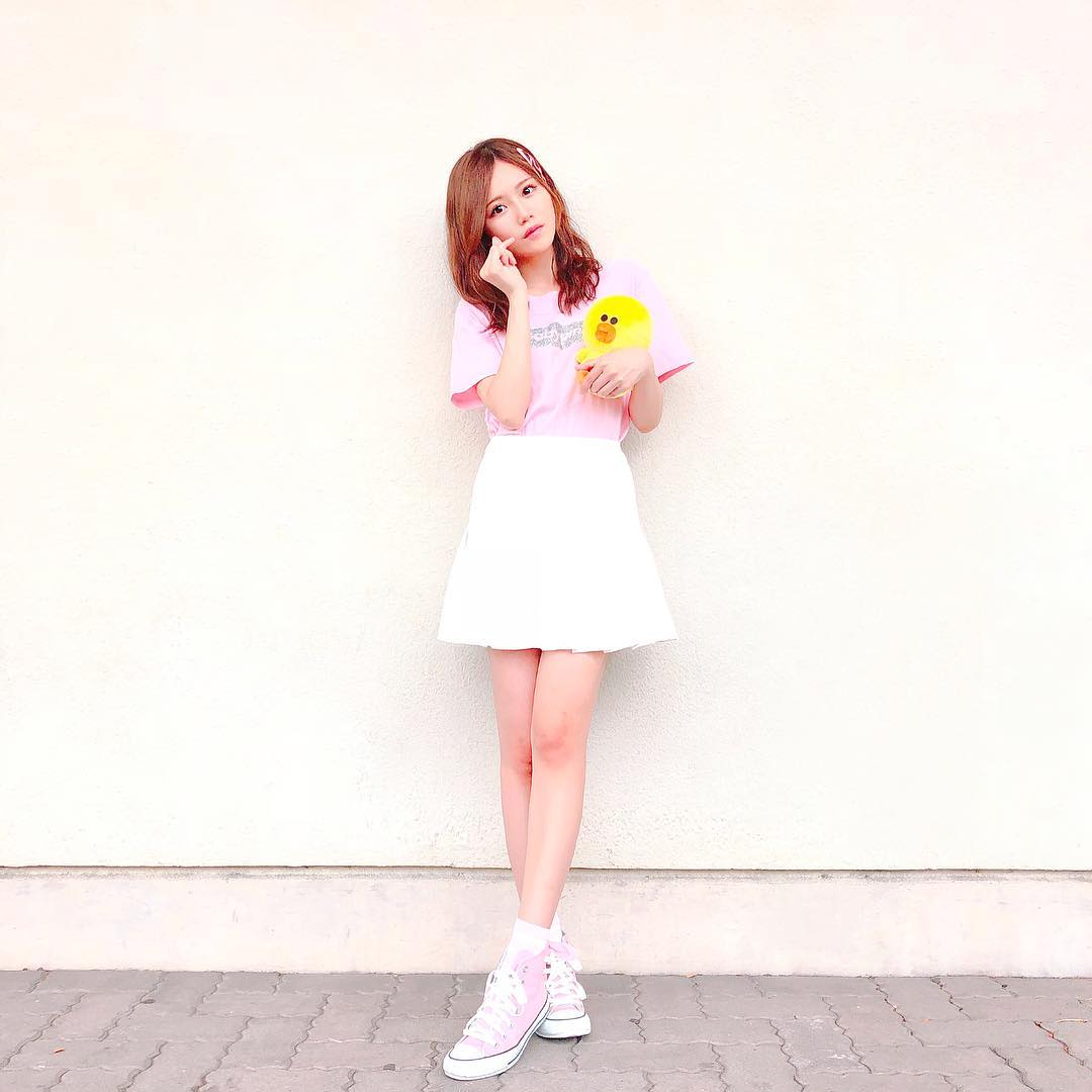 込山榛香 韓国ファッション 意識 Tshirt Babypink Skirt Wego Sneaker Converse Produce48 Moe Zine 込山榛香 韓国ファッション 意識 Tshirt Babypink Skirt Wego Sneaker Converse Produce48 Moe Zine
