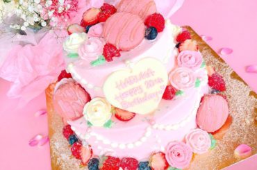 Birthday cake
.
〝20歳は大きな2段ケーキ〟って約束を覚えてくれてた
.
#happybirthday #cake #dolcemaririsa...