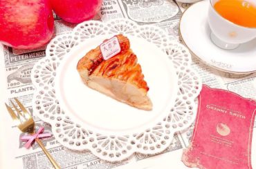 このアップルパイはーーー！﻿
﻿
﻿
尚さんと真司さんが食べてるアップルパイ﻿
﻿
1番好きなドラマ﻿
﻿
﻿
#大恋愛 #僕を忘れる君と #grannysmi...