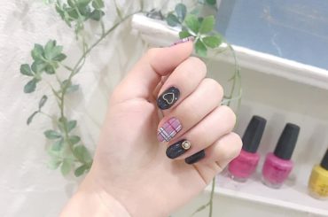 *
ダスティーピンクのチェック柄
可愛すぎませんか
#nails #handnail...