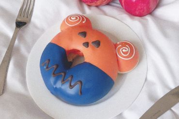 _
香港ディズニーのドーナツ
行った季節がハロウィン前だったので可愛い！って思ったけど完全に載せるタイミング間違えました
まだギリギリセーフだよね？
#Dハロ ...