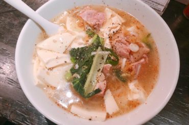 .
こちら #豆腐らー麺 です
生姜ラーメン専門店と聞いて気になってたお店にこの前行ってきました!
1回目はスタンダードなメニューを!と決めてるんだけど、行っ...