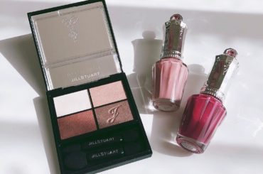 大好きな先輩からいただいたプレゼント
可愛すぎて使うの勿体無いくらいだけど、
大切に使わせていただきます 色がめぐ好みすぎる！
アイシャドウはジルスチュアートの...