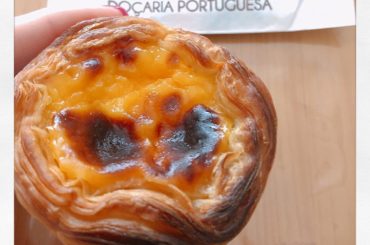 .
差し入れで頂いて美味しすぎて感動したエッグタルト（ ; ; ）
.
#ナタデクリスチアノ さんの「パステル・デ・ナタ」！
次の日の朝になっても周りの生地は...