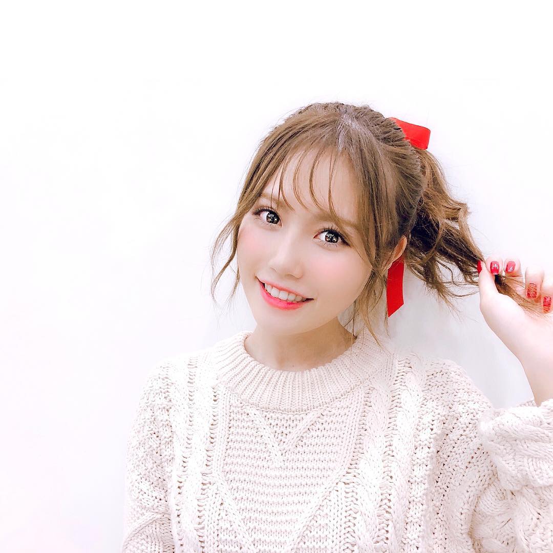 込山榛香 握手会ありがとうございました 今日は部ごとに髪型を変えてみたよ 3部 巻きカチューシャ 4部 ツインテール 6部 三つ編み 7部 サイドポニ Moe Zine