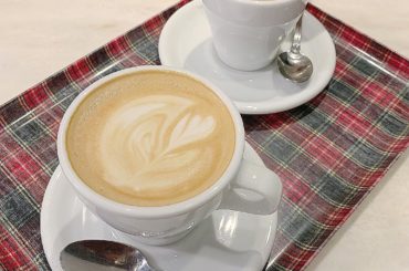 *
@1003_j と
#franzeandevans #表参道カフェ...