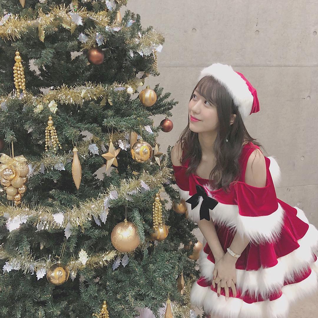 篠崎彩奈: _ サンタさんで握手会でした . ちょっと大人メンバー