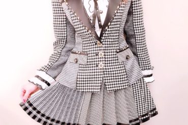 レコード大賞での新衣装♡﻿
﻿
﻿
「#TeacherTeacher 」優秀作品賞受賞﻿
本当にありがとうございます！﻿
﻿
大好きで、自分も選抜として声の入っ...