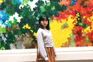 オシャレな壁みーつけた
中に着込みすぎてコロコロしてみえる
cardigan:#raycassin 
skirt:#redyazel (着まわし)
bag:#m...