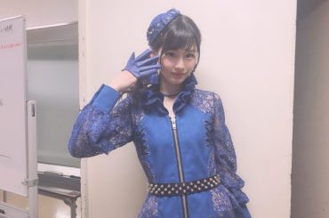 *.﻿
﻿
行ったり来たり話がしてますが﻿
ここで何故か4コンサートに戻ります﻿
﻿
﻿
これはユニットの﻿
眼差しサヨナラ の衣装﻿
﻿
青色はAKB48に入...